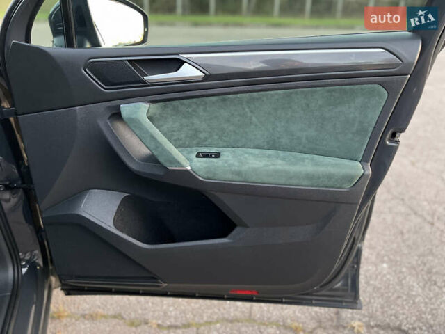 Сірий Фольксваген Тігуан, об'ємом двигуна 1.98 л та пробігом 123 тис. км за 29700 $, фото 32 на Automoto.ua