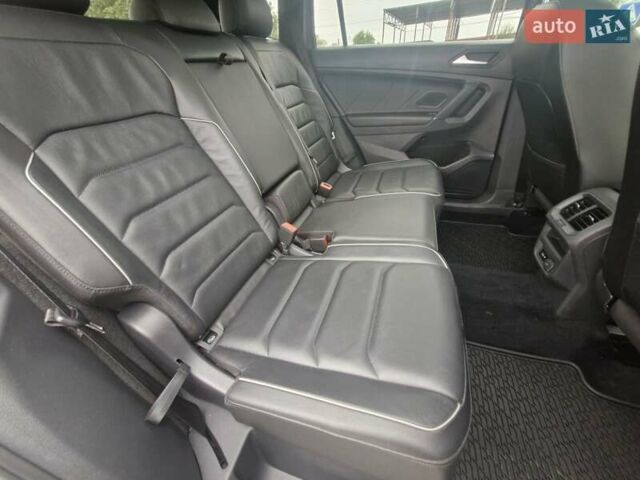 Серый Фольксваген Тигуан, объемом двигателя 2 л и пробегом 213 тыс. км за 21800 $, фото 12 на Automoto.ua