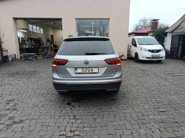 Серый Фольксваген Тигуан, объемом двигателя 2 л и пробегом 109 тыс. км за 21000 $, фото 7 на Automoto.ua