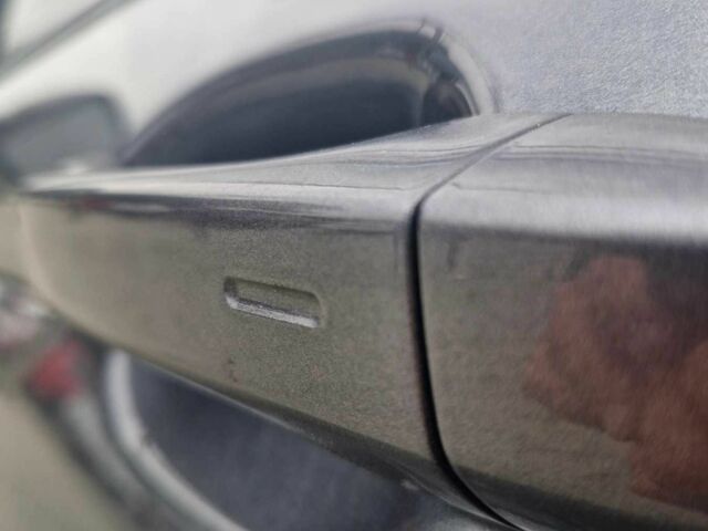 Серый Фольксваген Тигуан, объемом двигателя 2 л и пробегом 214 тыс. км за 21800 $, фото 4 на Automoto.ua