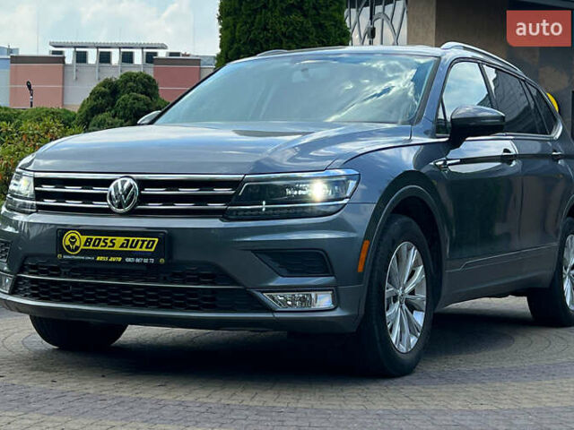 Серый Фольксваген Тигуан, объемом двигателя 2 л и пробегом 53 тыс. км за 19650 $, фото 2 на Automoto.ua