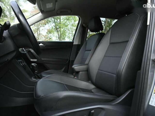 Сірий Фольксваген Тігуан, об'ємом двигуна 2 л та пробігом 63 тис. км за 19950 $, фото 19 на Automoto.ua