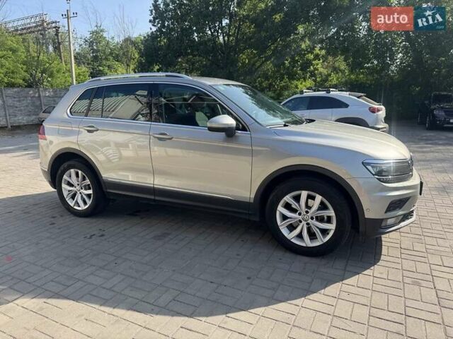 Серый Фольксваген Тигуан, объемом двигателя 1.97 л и пробегом 111 тыс. км за 32000 $, фото 31 на Automoto.ua