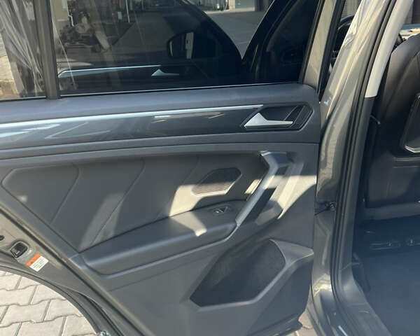 Серый Фольксваген Тигуан, объемом двигателя 1.98 л и пробегом 70 тыс. км за 26000 $, фото 13 на Automoto.ua