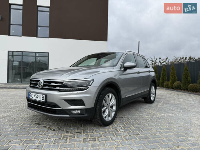 Серый Фольксваген Тигуан, объемом двигателя 2 л и пробегом 87 тыс. км за 23900 $, фото 5 на Automoto.ua