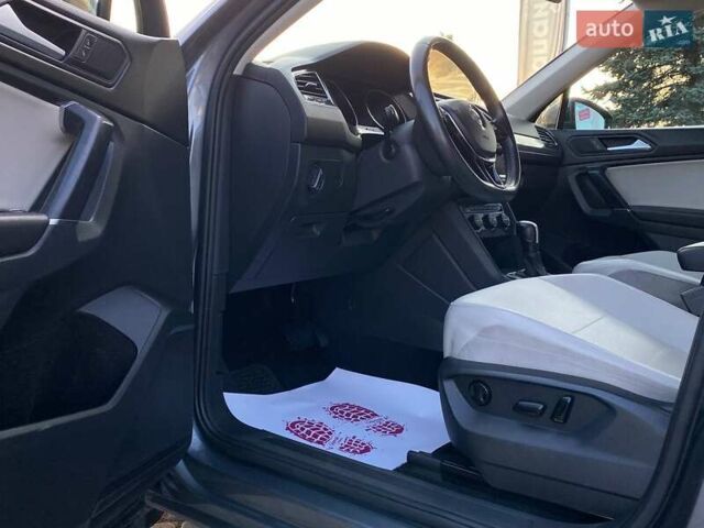 Сірий Фольксваген Тігуан, об'ємом двигуна 1.98 л та пробігом 154 тис. км за 18500 $, фото 9 на Automoto.ua