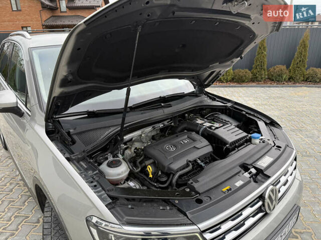 Серый Фольксваген Тигуан, объемом двигателя 2 л и пробегом 87 тыс. км за 23900 $, фото 49 на Automoto.ua