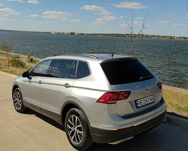 Серый Фольксваген Тигуан, объемом двигателя 2 л и пробегом 49 тыс. км за 19999 $, фото 14 на Automoto.ua