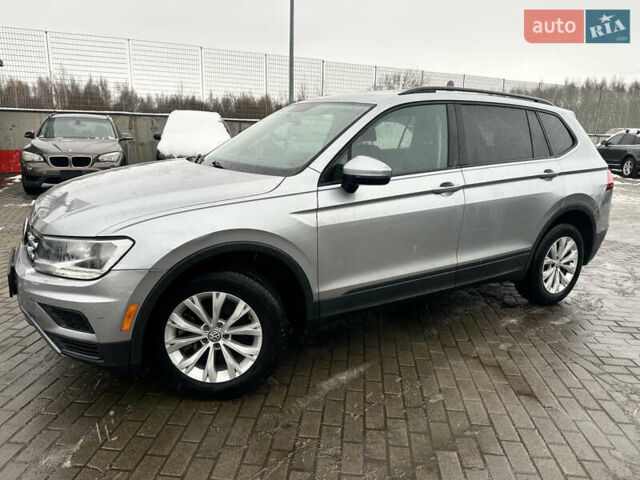 Серый Фольксваген Тигуан, объемом двигателя 2 л и пробегом 208 тыс. км за 12999 $, фото 6 на Automoto.ua