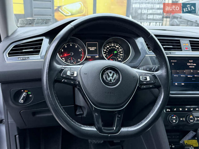 Сірий Фольксваген Тігуан, об'ємом двигуна 2 л та пробігом 62 тис. км за 21500 $, фото 48 на Automoto.ua