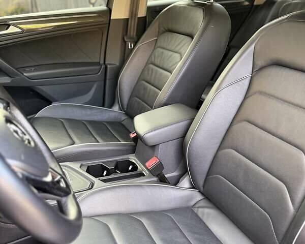 Серый Фольксваген Тигуан, объемом двигателя 1.97 л и пробегом 76 тыс. км за 28000 $, фото 10 на Automoto.ua