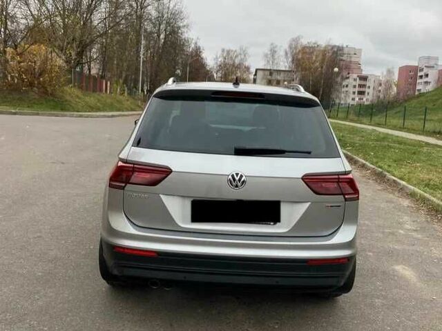 Серый Фольксваген Тигуан, объемом двигателя 2 л и пробегом 150 тыс. км за 21000 $, фото 4 на Automoto.ua