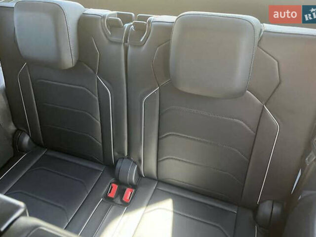 Сірий Фольксваген Тігуан, об'ємом двигуна 1.98 л та пробігом 110 тис. км за 23200 $, фото 28 на Automoto.ua