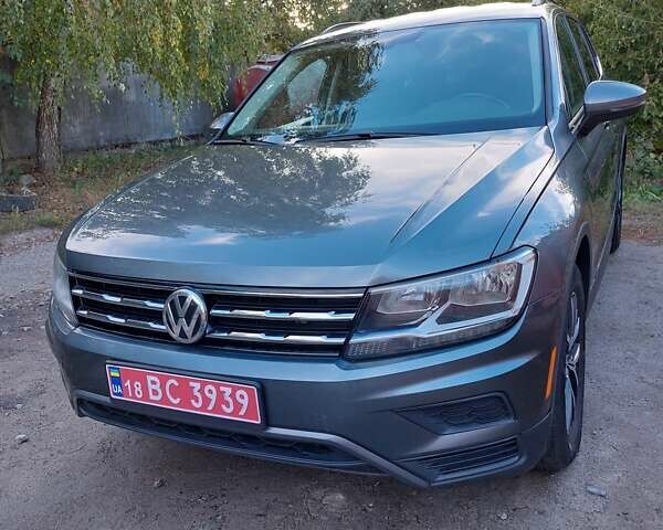 Сірий Фольксваген Тігуан, об'ємом двигуна 0 л та пробігом 251 тис. км за 17000 $, фото 9 на Automoto.ua