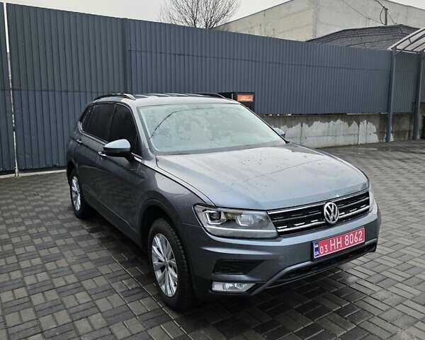 Серый Фольксваген Тигуан, объемом двигателя 2 л и пробегом 186 тыс. км за 14849 $, фото 8 на Automoto.ua