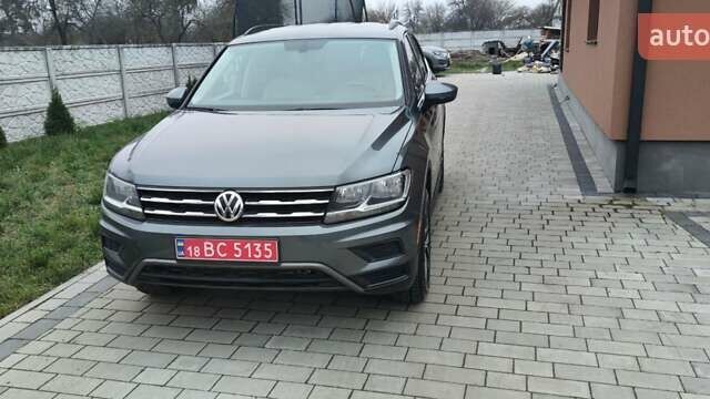Сірий Фольксваген Тігуан, об'ємом двигуна 1.98 л та пробігом 179 тис. км за 17300 $, фото 9 на Automoto.ua