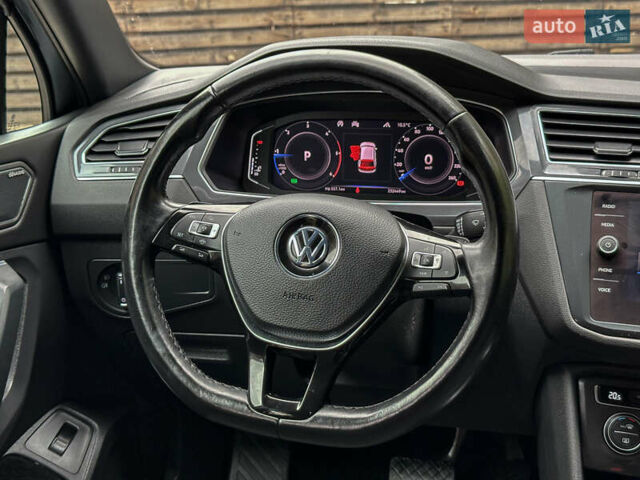 Сірий Фольксваген Тігуан, об'ємом двигуна 1.98 л та пробігом 230 тис. км за 27700 $, фото 109 на Automoto.ua