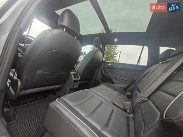 Серый Фольксваген Тигуан, объемом двигателя 2 л и пробегом 213 тыс. км за 21800 $, фото 32 на Automoto.ua