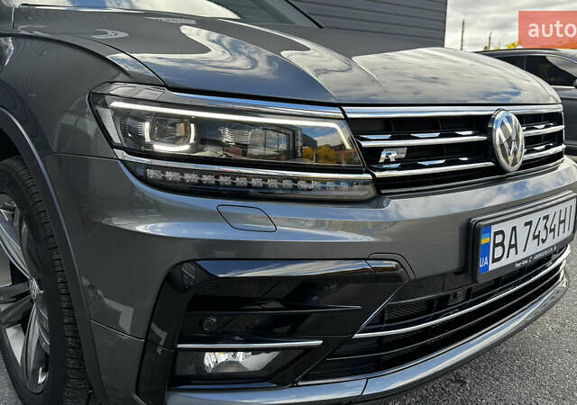 Серый Фольксваген Тигуан, объемом двигателя 1.98 л и пробегом 76 тыс. км за 32000 $, фото 3 на Automoto.ua