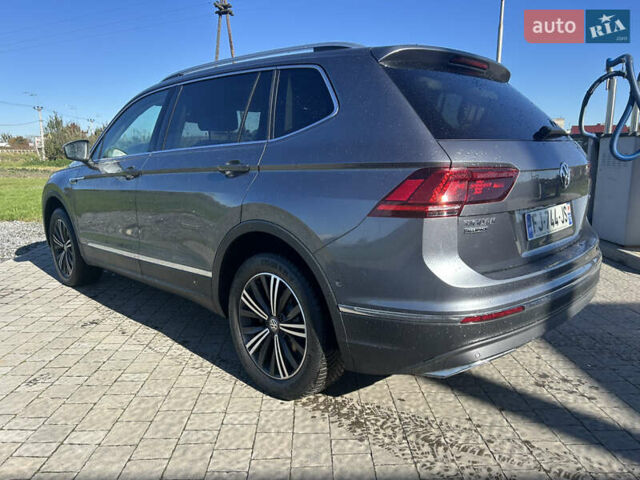 Серый Фольксваген Тигуан, объемом двигателя 2 л и пробегом 212 тыс. км за 26500 $, фото 2 на Automoto.ua