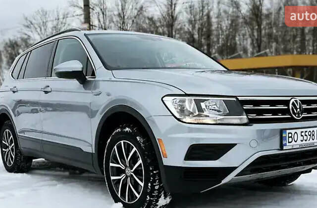 Серый Фольксваген Тигуан, объемом двигателя 1.98 л и пробегом 133 тыс. км за 27700 $, фото 2 на Automoto.ua