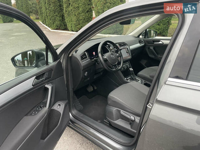 Серый Фольксваген Тигуан, объемом двигателя 1.97 л и пробегом 195 тыс. км за 28000 $, фото 8 на Automoto.ua