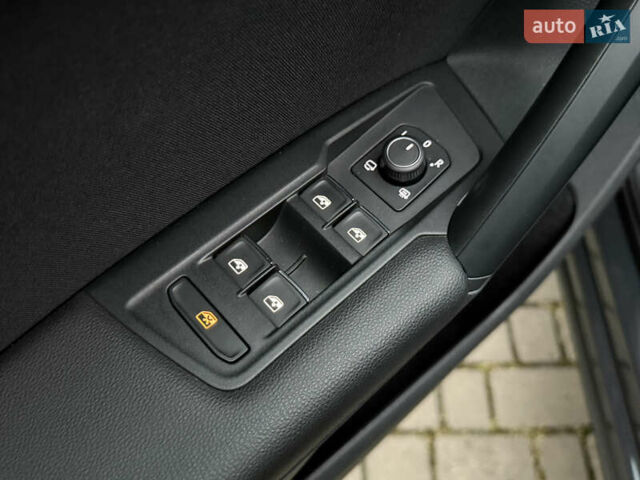 Серый Фольксваген Тигуан, объемом двигателя 2 л и пробегом 143 тыс. км за 29500 $, фото 33 на Automoto.ua