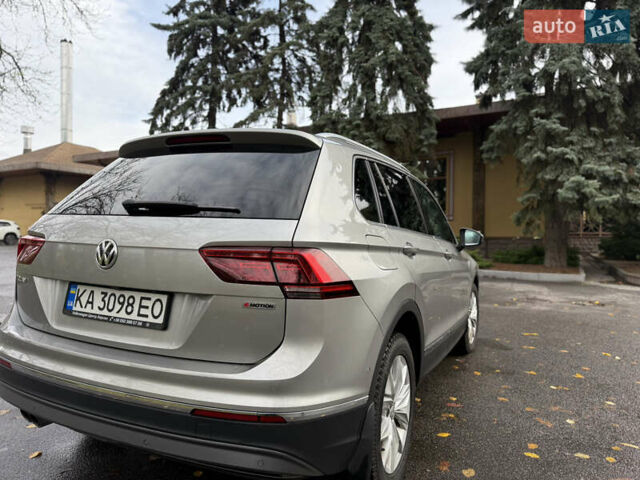 Сірий Фольксваген Тігуан, об'ємом двигуна 1.97 л та пробігом 259 тис. км за 25200 $, фото 5 на Automoto.ua