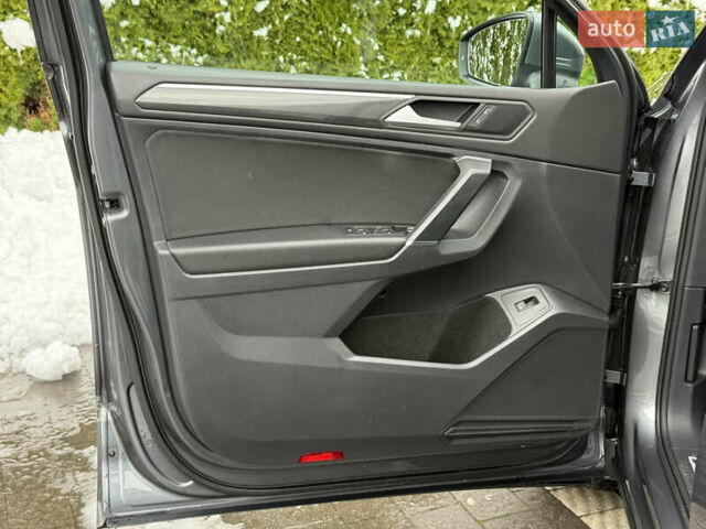 Серый Фольксваген Тигуан, объемом двигателя 2 л и пробегом 241 тыс. км за 26999 $, фото 75 на Automoto.ua