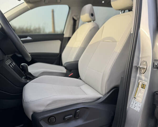 Серый Фольксваген Тигуан, объемом двигателя 1.98 л и пробегом 110 тыс. км за 17900 $, фото 54 на Automoto.ua