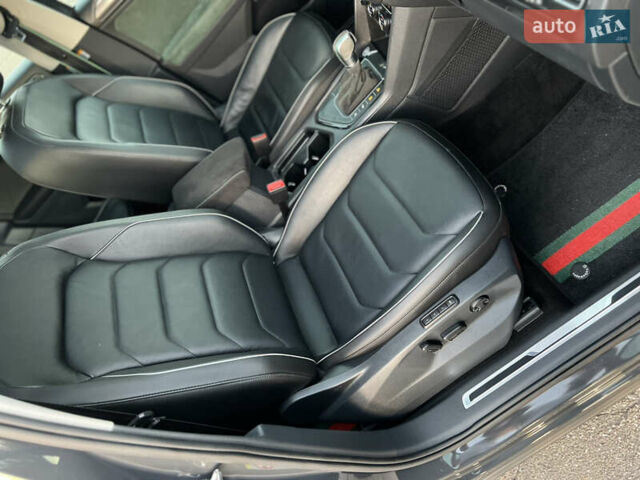 Сірий Фольксваген Тігуан, об'ємом двигуна 1.98 л та пробігом 123 тис. км за 29700 $, фото 33 на Automoto.ua