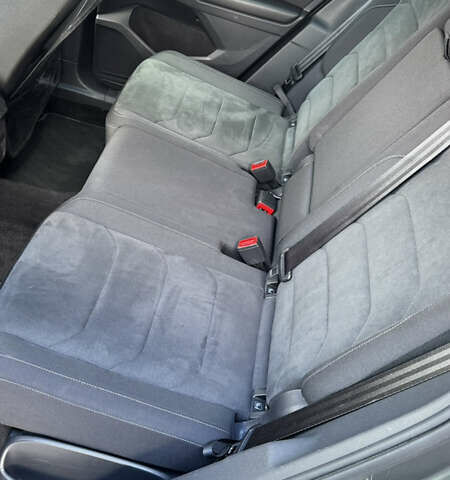 Серый Фольксваген Тигуан, объемом двигателя 1.98 л и пробегом 76 тыс. км за 32000 $, фото 20 на Automoto.ua