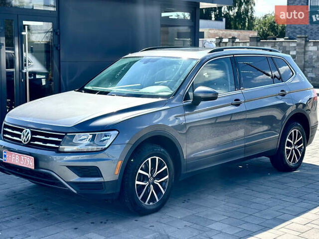 Сірий Фольксваген Тігуан, об'ємом двигуна 2 л та пробігом 122 тис. км за 17488 $, фото 1 на Automoto.ua
