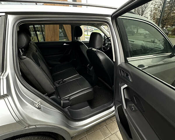 Сірий Фольксваген Тігуан, об'ємом двигуна 2 л та пробігом 195 тис. км за 16200 $, фото 11 на Automoto.ua