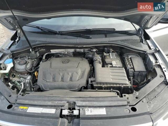 Серый Фольксваген Тигуан, объемом двигателя 1.98 л и пробегом 62 тыс. км за 3000 $, фото 11 на Automoto.ua