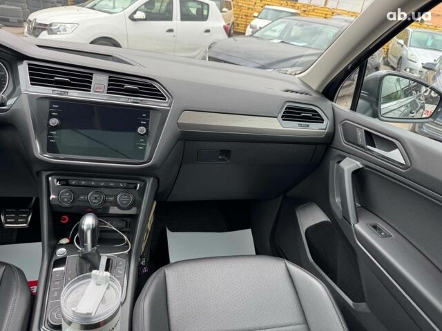 Серый Фольксваген Тигуан, объемом двигателя 2 л и пробегом 80 тыс. км за 20690 $, фото 19 на Automoto.ua