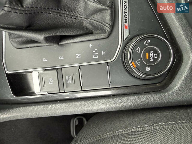 Серый Фольксваген Тигуан, объемом двигателя 2 л и пробегом 87 тыс. км за 23900 $, фото 66 на Automoto.ua