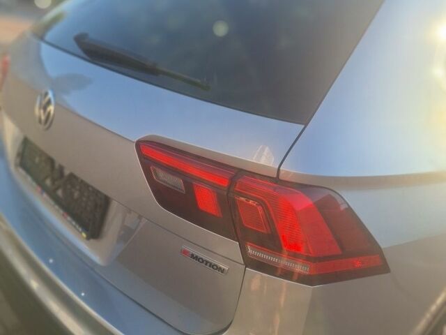 Серый Фольксваген Тигуан, объемом двигателя 2 л и пробегом 111 тыс. км за 18650 $, фото 7 на Automoto.ua