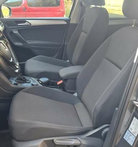 Серый Фольксваген Тигуан, объемом двигателя 1.98 л и пробегом 90 тыс. км за 25800 $, фото 7 на Automoto.ua