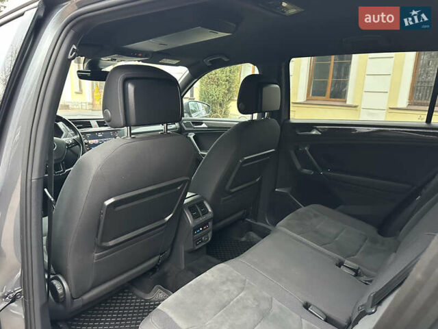 Серый Фольксваген Тигуан, объемом двигателя 1.97 л и пробегом 230 тыс. км за 27100 $, фото 24 на Automoto.ua