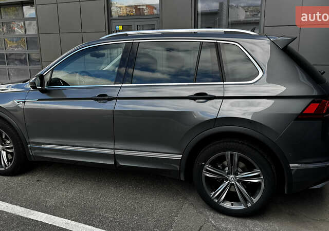 Серый Фольксваген Тигуан, объемом двигателя 1.98 л и пробегом 76 тыс. км за 32000 $, фото 9 на Automoto.ua