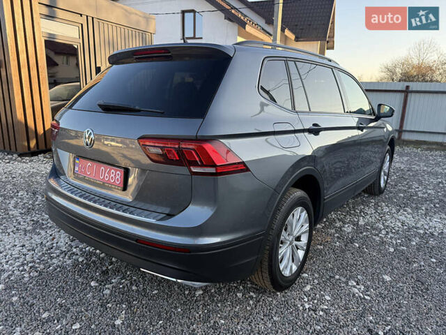 Серый Фольксваген Тигуан, объемом двигателя 2 л и пробегом 121 тыс. км за 16300 $, фото 14 на Automoto.ua