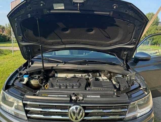 Сірий Фольксваген Тігуан, об'ємом двигуна 2 л та пробігом 103 тис. км за 13000 $, фото 12 на Automoto.ua