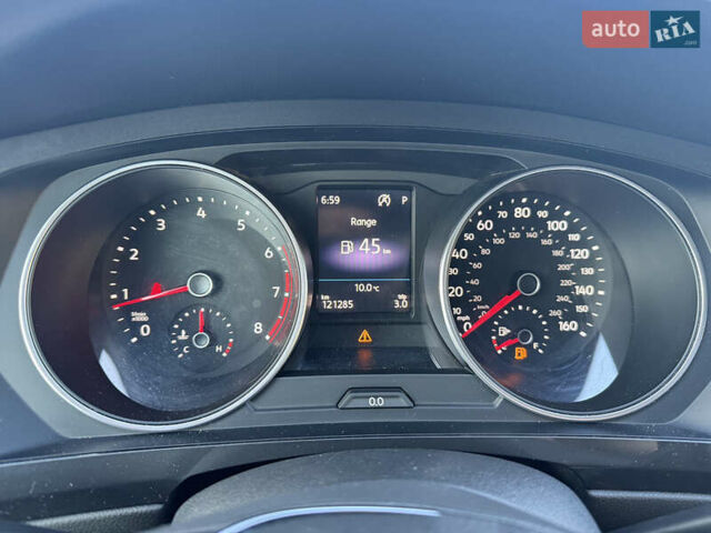 Серый Фольксваген Тигуан, объемом двигателя 2 л и пробегом 121 тыс. км за 16300 $, фото 29 на Automoto.ua