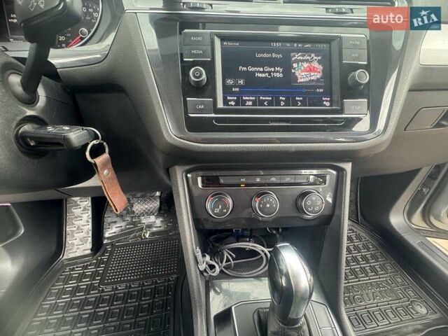 Сірий Фольксваген Тігуан, об'ємом двигуна 1.98 л та пробігом 171 тис. км за 20500 $, фото 16 на Automoto.ua