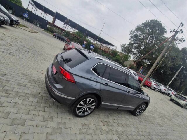 Серый Фольксваген Тигуан, объемом двигателя 2 л и пробегом 214 тыс. км за 21800 $, фото 19 на Automoto.ua