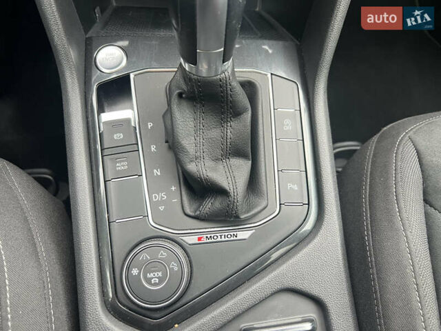 Сірий Фольксваген Тігуан, об'ємом двигуна 1.98 л та пробігом 209 тис. км за 27900 $, фото 37 на Automoto.ua