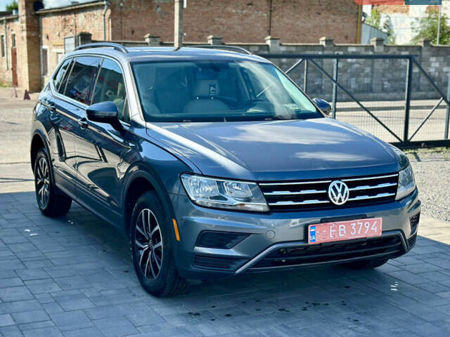 Сірий Фольксваген Тігуан, об'ємом двигуна 2 л та пробігом 122 тис. км за 17488 $, фото 3 на Automoto.ua