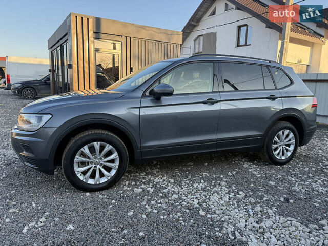 Серый Фольксваген Тигуан, объемом двигателя 2 л и пробегом 121 тыс. км за 16300 $, фото 4 на Automoto.ua