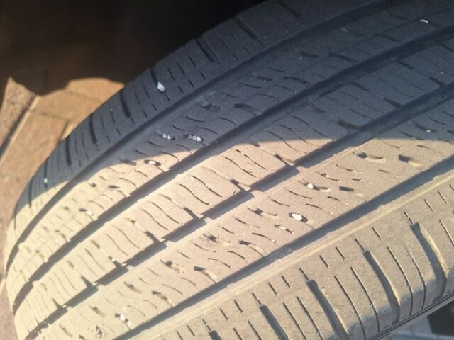 Серый Фольксваген Тигуан, объемом двигателя 2 л и пробегом 111 тыс. км за 18650 $, фото 8 на Automoto.ua